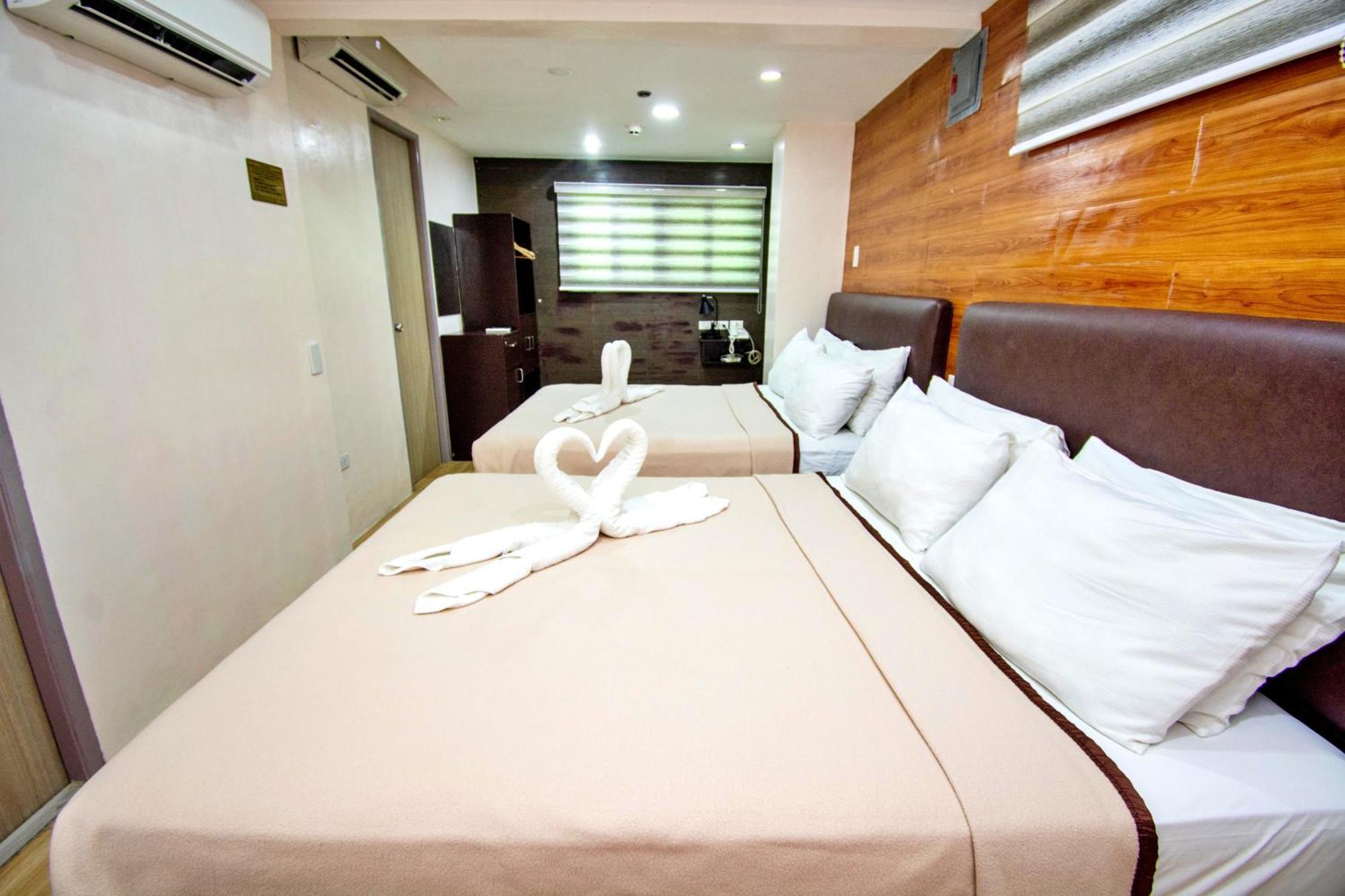 Emerald Island Hotel Balabag  Екстер'єр фото