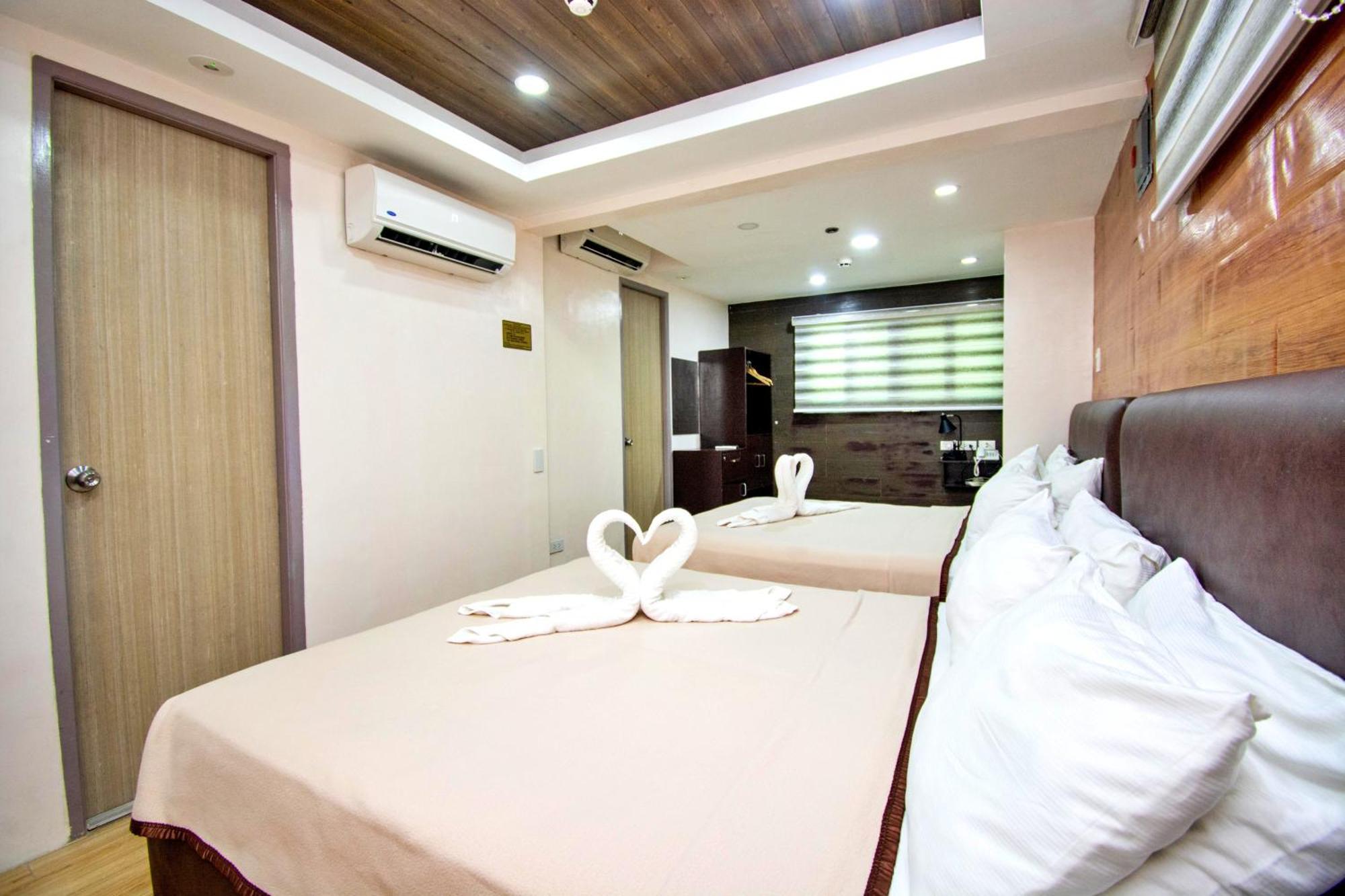 Emerald Island Hotel Balabag  Екстер'єр фото