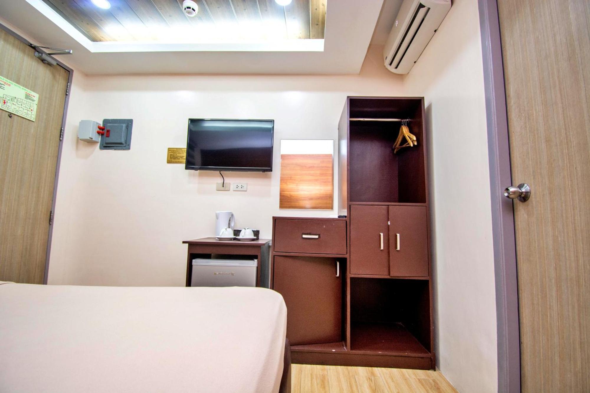 Emerald Island Hotel Balabag  Екстер'єр фото